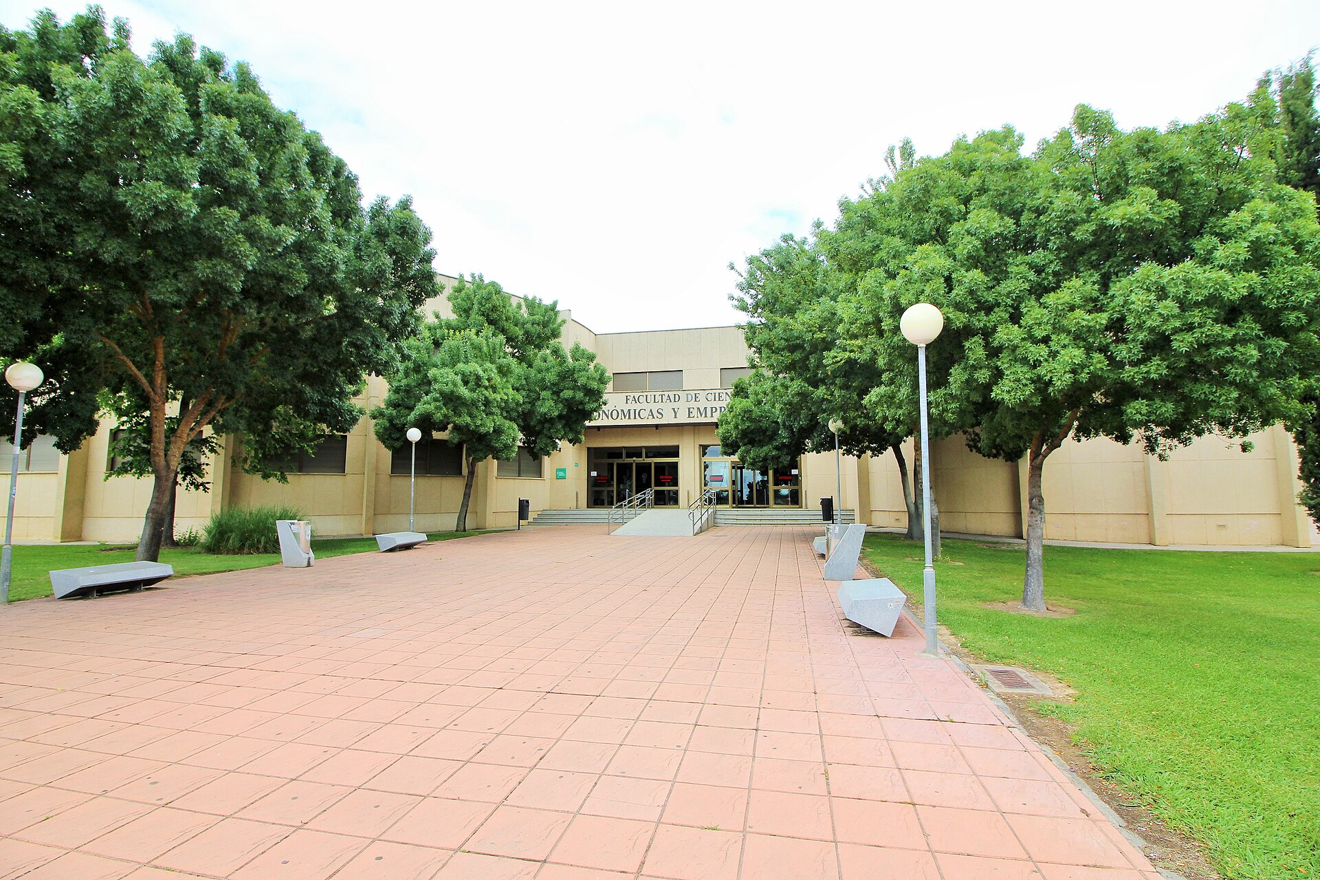 Facultad de Ciencias Económicas y Empresariales, campus de Badajoz